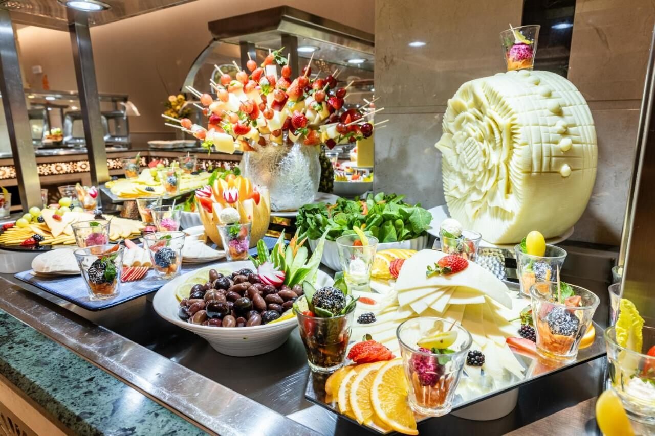 Open-buffet food selection at Valy Hotel