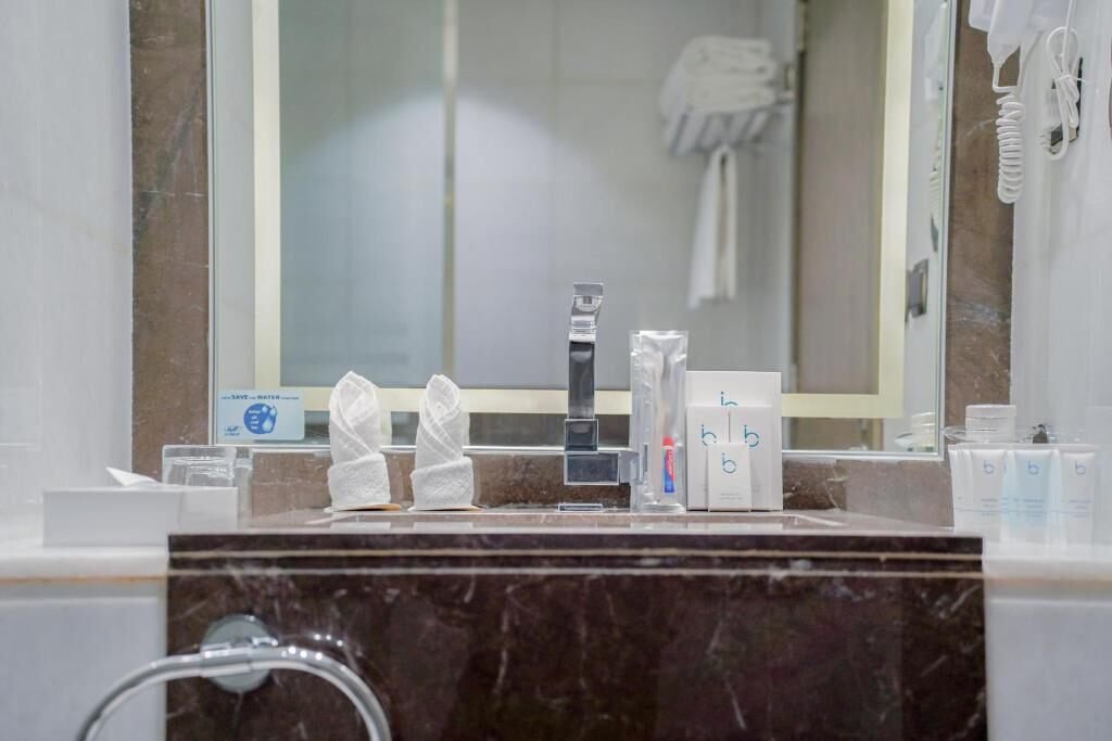Bathroom detail at Maien Taibah Hotel
