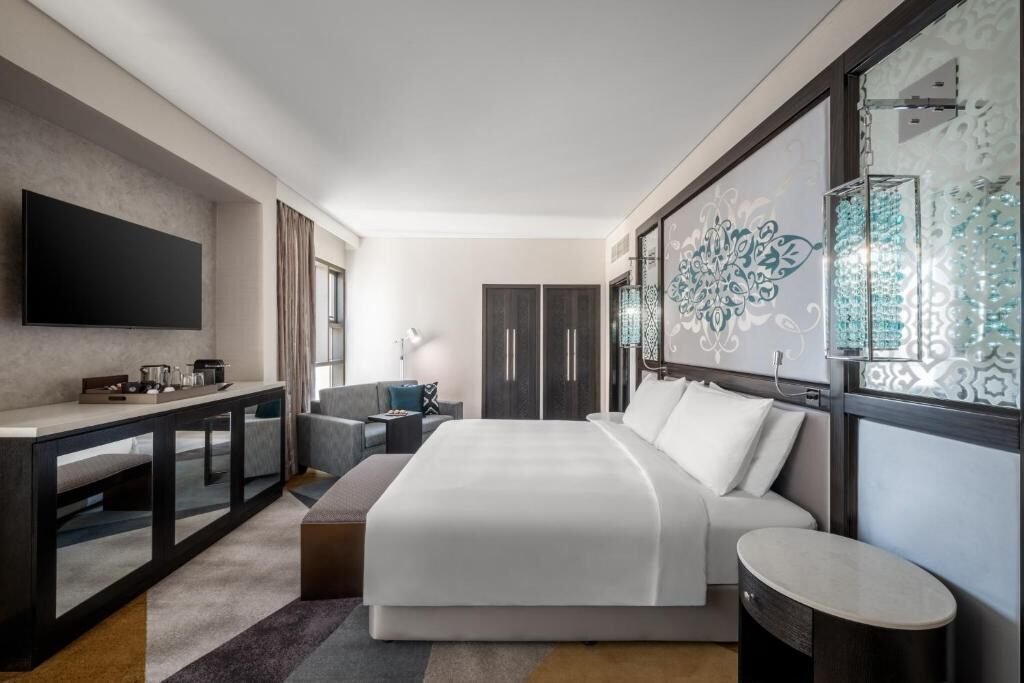 Representative king guest room at Rotana Jabal Omar