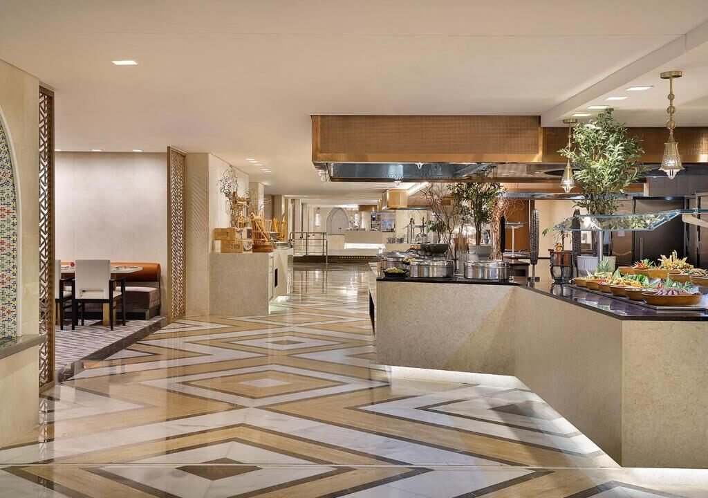 Open-buffet dining at Rotana Jabal Omar